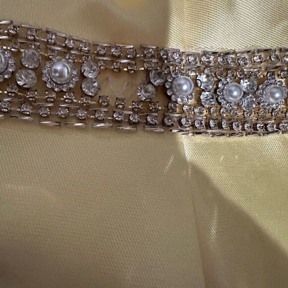 Mac Duggal NWT Flash strapless A-Line gown in the color lemon, size 10 - Picture 8 of 9